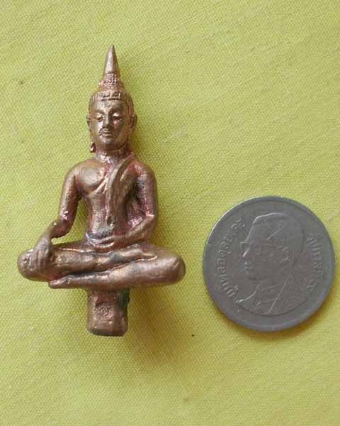 พระยอดธงเปิดโลก เนื้อสัมฤทธิ์โบราณ หลวงปู่คำบุ คุตฺตจิตฺโต จ.อุบลฯ หมายเลข 490 เคาะเดียว