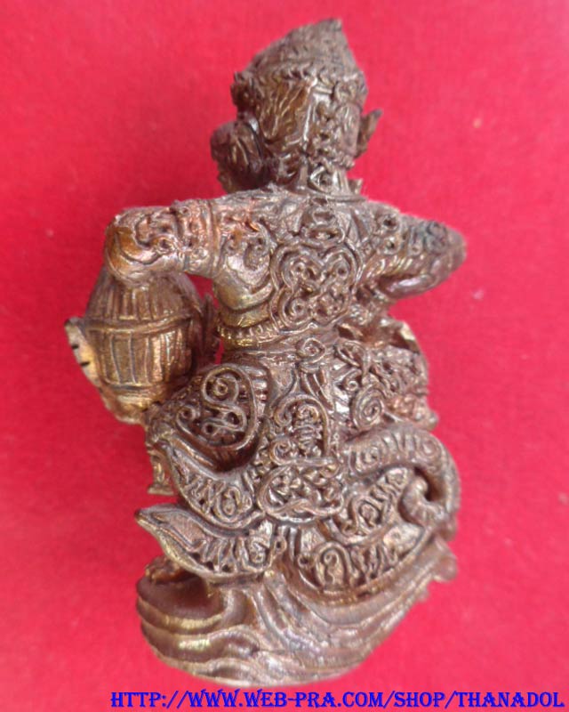 หลวงปู่กาหลง วัดเขาแหลม จ.สระแก้ว หนุมานฟาดยักษ์กุมภัณฑ์ เนื้อสัตตะโลหะ รุ่นเขี้ยวแก้วประกาศิตปี2552