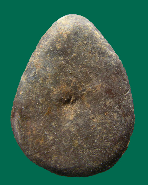 พระกลีบบัว เนื้อตะกั่วสนิมแดง กรุวัดสุวรรณ จ.อ่างทอง 