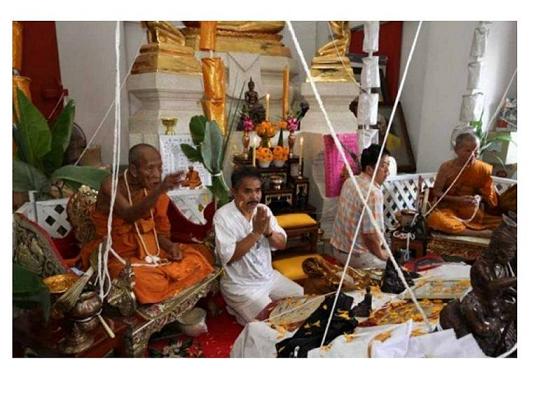 เบี้ยแก้ อุดผงพรายกุมารคลุกรักชันโรงพิธีในโบสถ์วัดละหารไร่ หลวงปู่บัว หลวงปู่คำบุ ปลุกเสก (2 )