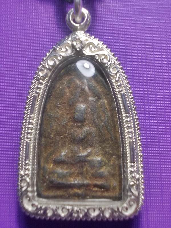 เคาะเดียวครับ....พระพุทธชินราช ซุ้มเส้นคู่ กรุเขาสมอแครง เนื้อชินเขียว