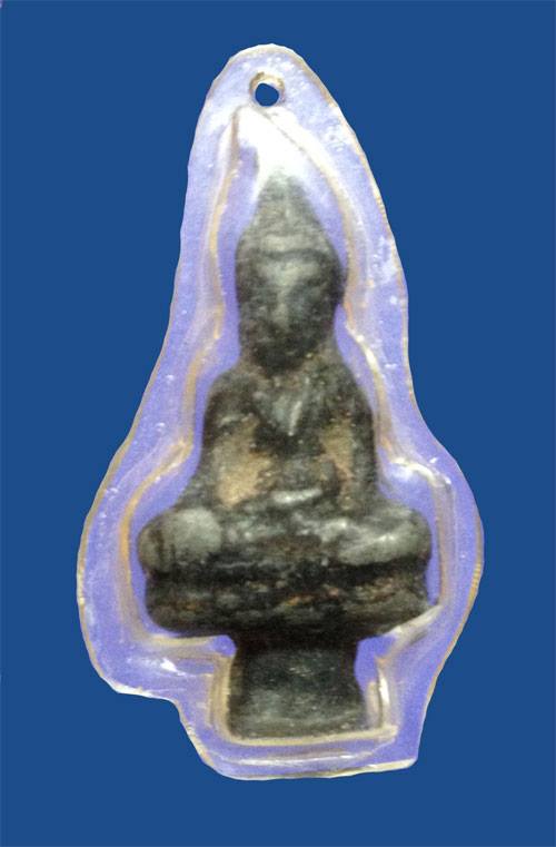 ...พระท่ากระดาน เลี่ยมพลาสติกเดิมๆ...