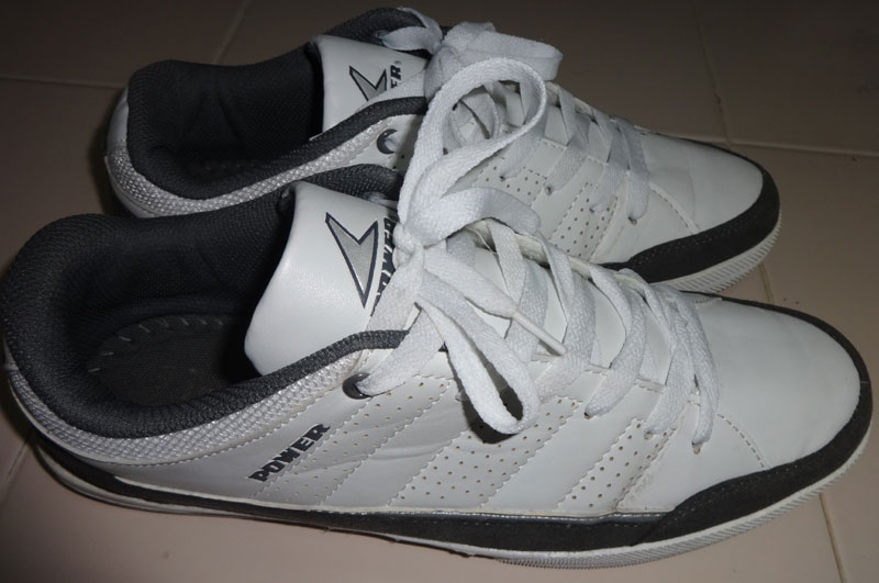 รองเท้าผ้าใบ BATA POWER เบอร์42 ซื้อมาใส่ครั้งเดียวสภาพ 95%