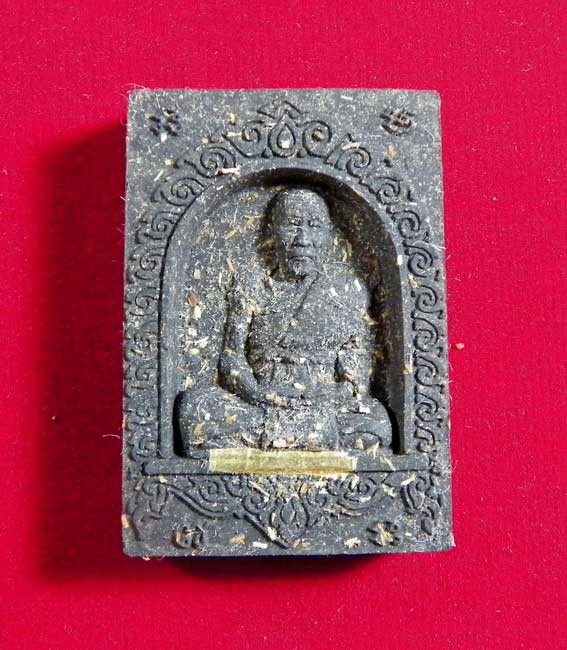 ที่สุดแห่งมวลสาร พระผงเจริญพร ๘๘ หลวงปู่คำบุ วัดกุดชมภู ฝั้งตระกรุตทองคำจารมือแจกกรรมการ