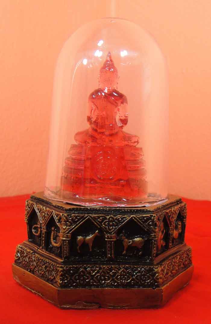  (((วัดใจเคาะเดียว ๑๐ บาทแดง))) พระพุทธโสธร ขนาดหน้าตัก ๑.๕ นิ้ว ฐาน ๓ นิ้ว สูง ๕ นิ้ว...สีแดง วันอา