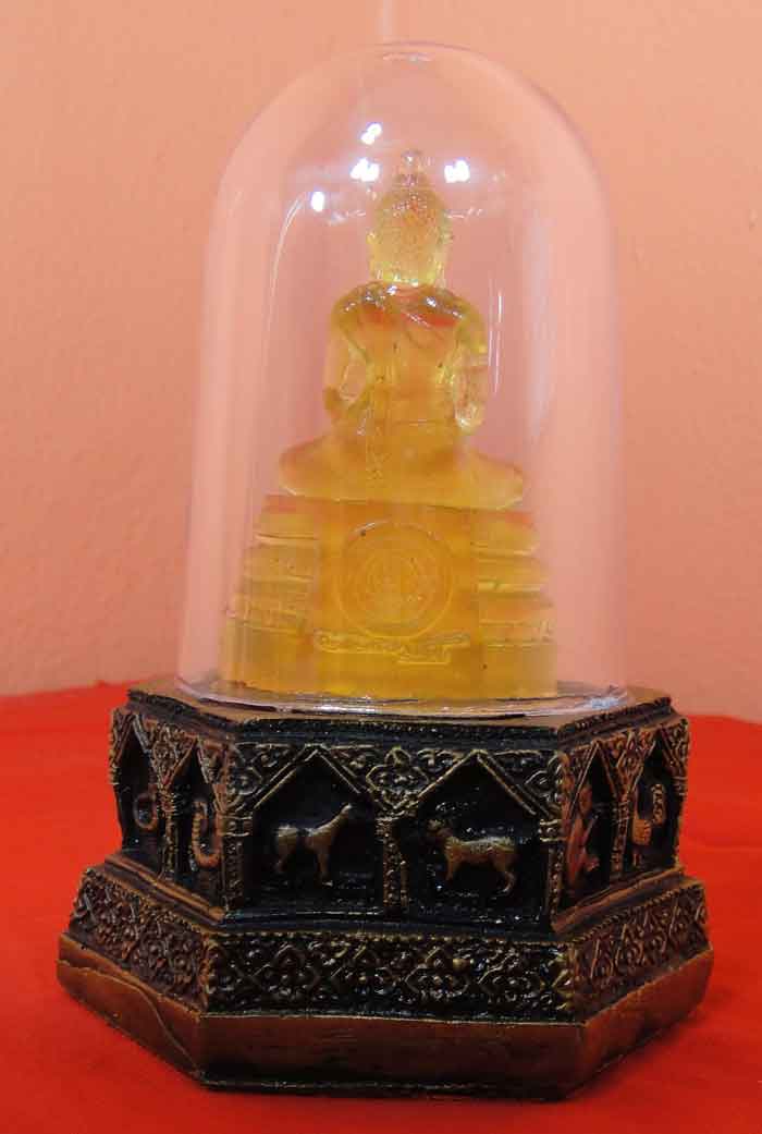 (((วัดใจเคาะเดียว ๑๐ บาทแดง))) พระพุทธโสธร ขนาดหน้าตัก ๑.๕ นิ้ว ฐาน ๓ นิ้ว สูง ๕ นิ้ว...สีเหลือง วัน