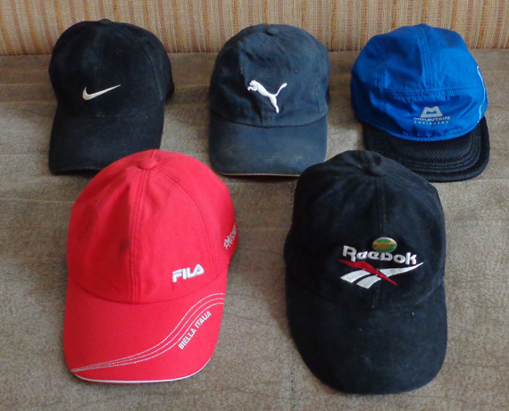 หมวกแบรนด์ดัง 5 ใบ ทั้ง NIKE + PUMA + REEBOK + FILA ฯลฯ แค่ไนกี้ใบเดียวก็ซื้อมา750บาทแล้ว อย่างคุ้ม