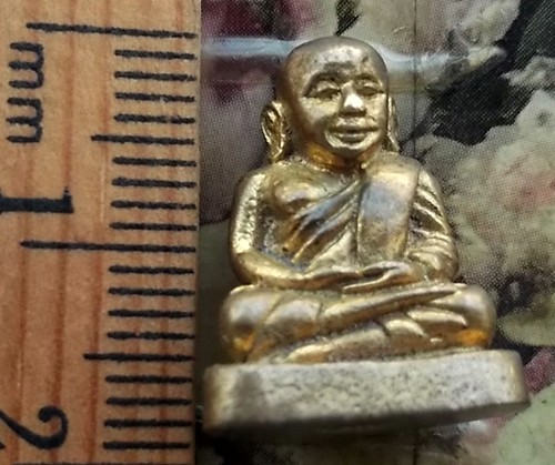 10บาท กับ รูปหล่อหลวงพ่อเงิน .......BC299