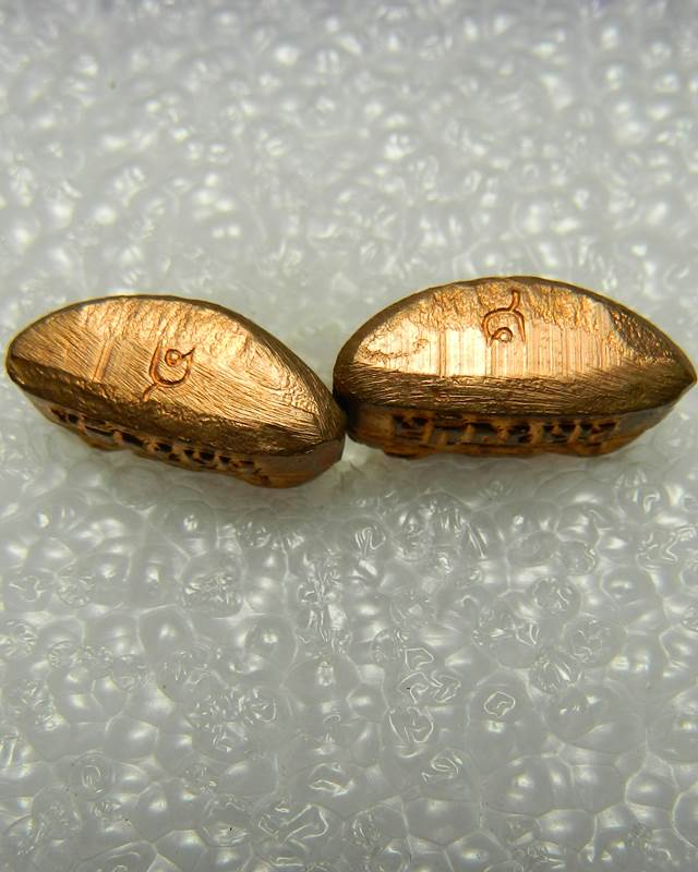 รูปเหมือนปั้ม หลวงปู่ลี วัดป่าหัวตลุก รุ่นโชคดี มาเป็นคู่ สวยๆ ราคาเบาๆ