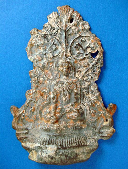 พระกรุเนื้อชินสนิมแดง ศีลปะ เชียงรุ้ง หายากครับพร้อมบร้ตรรับรองครับ