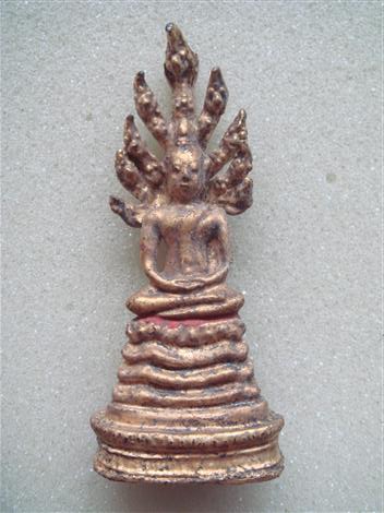 พระวัดเชิงท่า (พิมพ์ใหญ่) ทาชาดแดง ปิดทอง พิมพ์พระนาคปรก สวยๆ (เคาะเดียว) 950 บาท  No.2