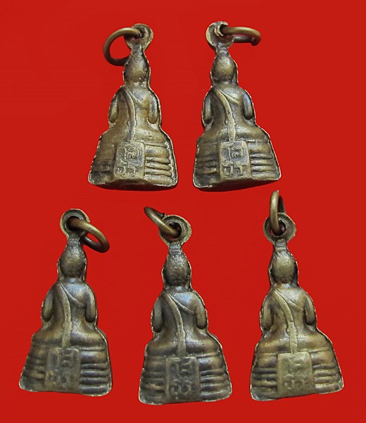 < วัดใจ เคาะเดียว 300 บาท > กริ่งเล็กหลวงพ่อโสธร เนื้อทองเหลือง ปี2512 วัดโสธรฯ  5 องค์  ชุด 1