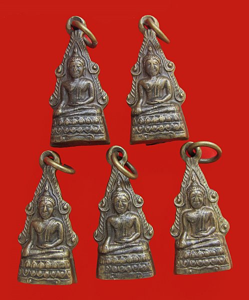 << วัดใจ เคาะเดียว 400 บาท >>พระกริ่งชินราช เนื้อทองเหลือง ปี 500 วัดพระศรีมฯ  5 องค์ ชุด 1