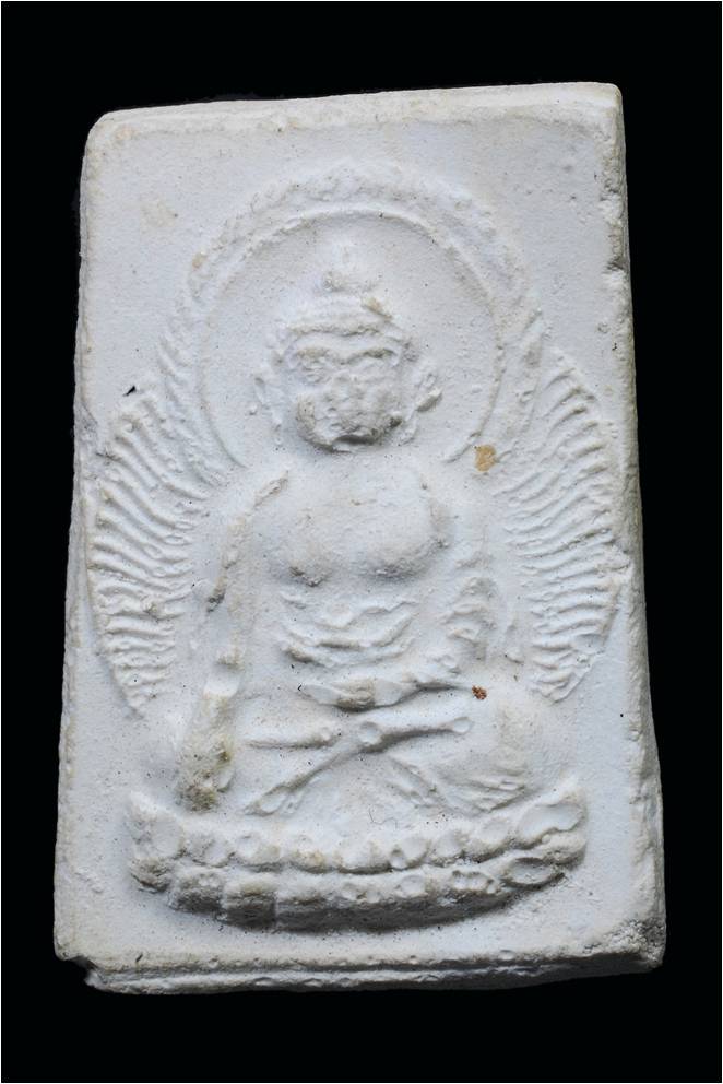 หลวงปู่ดู่ วัดสะแก พระพิมพ์พระโพธิสัตว์ เนื้อปูนผสมผงพุทธคุณ