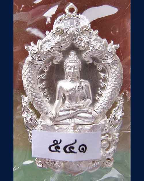 @^_^@เหรียญเสมาฉลุยกองค์ พระพุทธสิหิงค์ รุ่น "สิหิงค์ ๕๕" เนื้อเงิน@^_^@