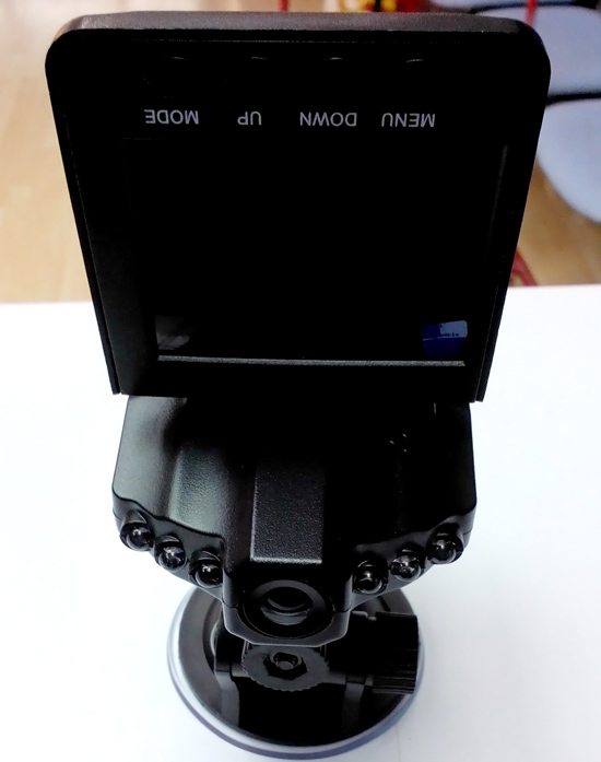 กล้องติดรถยนต์ HD DVR ระบบ Infrared 6 IR LED ถ่ายได้แม้ในที่มืด