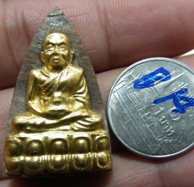 หลวงปู่ทวด เนื้อไม้กลายเป็นหินหน้าทอง หลวงปู่หงษ์ สุรินทร์