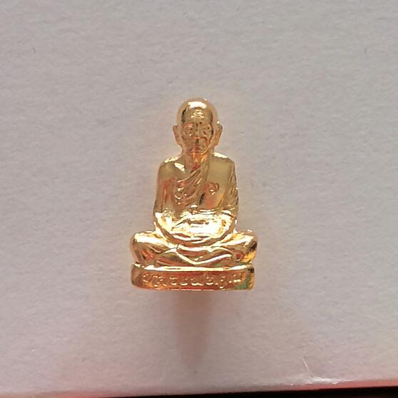 รูปเหมือนปั๊มหลวงพ่อคูณ รุ่นปาฏิหาริย์ EOD กะหลั่ยทอง ปี 2557
