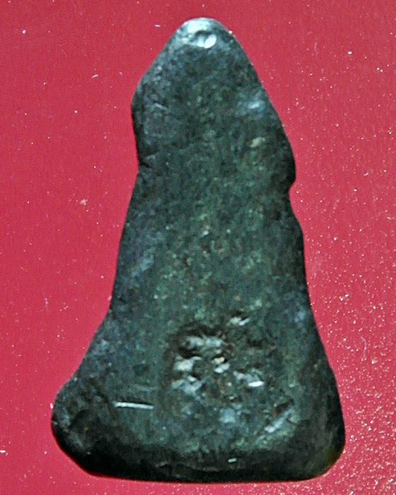 พระท่ากระดานน้อย กรุวัดศาลเจ้า จ.ราชบุรี เนื้อชินตะกั่วสนิมแดง  ติดรางวัลที่ 3  