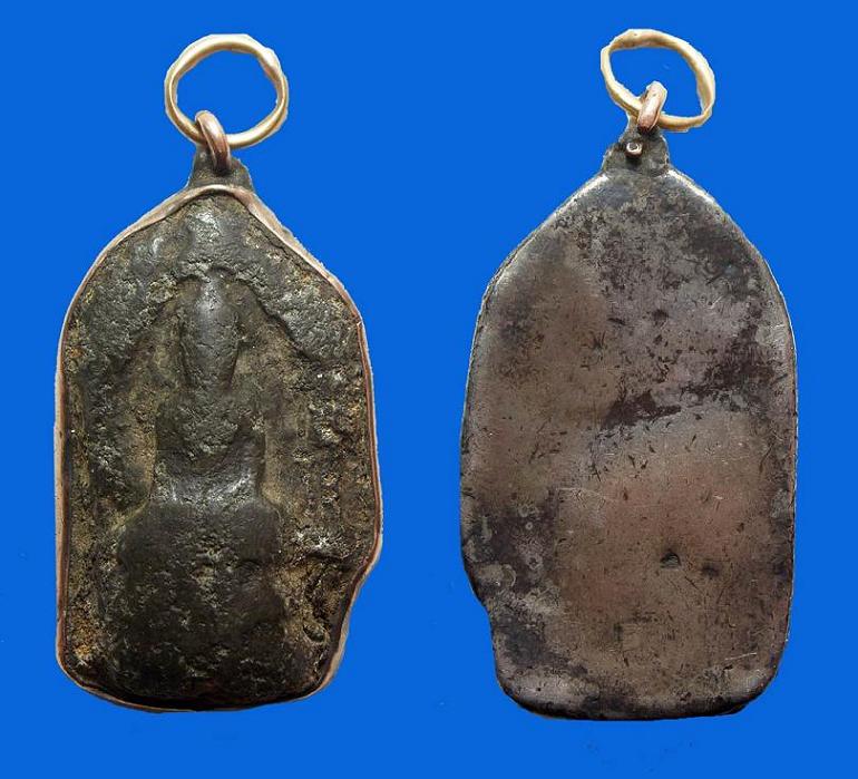 พระซุ้มยอ เนื้อชินเงิน จ.กำแพงเพชร เลี่ยมเงินโบราณเดิมๆครับ