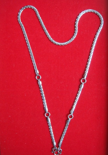 +++++สร้อยสแตนเลส ลาย ผ่าหวายแบน 5 ห่วง ยาว 28 นิ้ว +++++เส้นเล็กน่ารัก