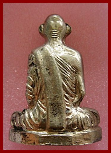 รูปเหมือนปั๊ม เนื้ออัลปาก้า หลวงพ่อเดิม วัดหนองโพ หน้าผาก ๔ เส้น ห.ขีด รุ่นเพดานโบสถ์ ปี ๒๔๙๓