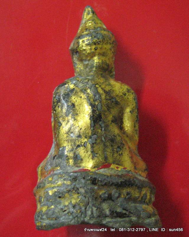 พระรัตนะ ยุครัตนโกสินทร์ พิมพ์ปางมารวิชัย พิมพ์ใหญ่ องด์นี้ ลัก ,ชาด ,ก้นดินไทย ทองเก่าเดิมๆแท้