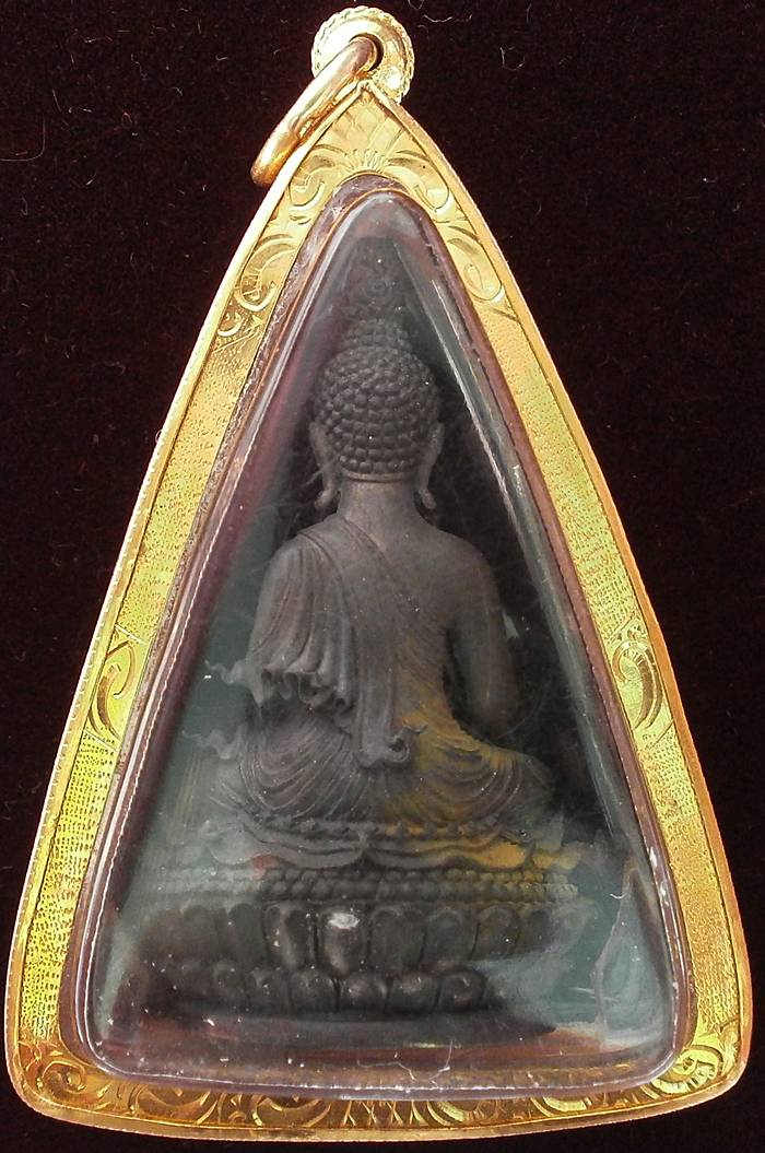 พระพุทธประทานยศบารมี หลักสี่ตัว 15496 เลี่ยมทอง 