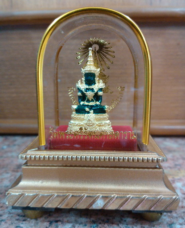 พระแก้วมรกต ทรงเครื่องฤดูร้อน ขนาดตั้งหน้ารถ 