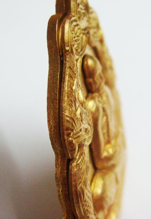 เลข ๑๐๑...เหรียญเนื้อนวะกะไหล่ทอง รุ่นกองทุนกฐิน ๕๓ หลวงปู่คำบุ คุตตจิตโต สร้างน้อย ไม่มีในจองครับ