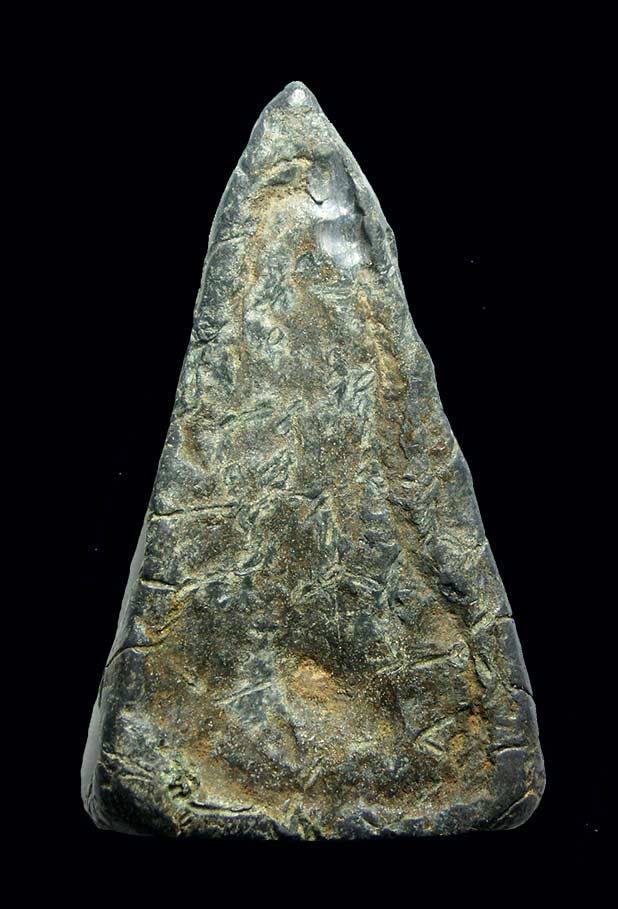 พระร่วงนั่ง เนื้อตะกั่วสนิมแดง จ.ลพบุรี