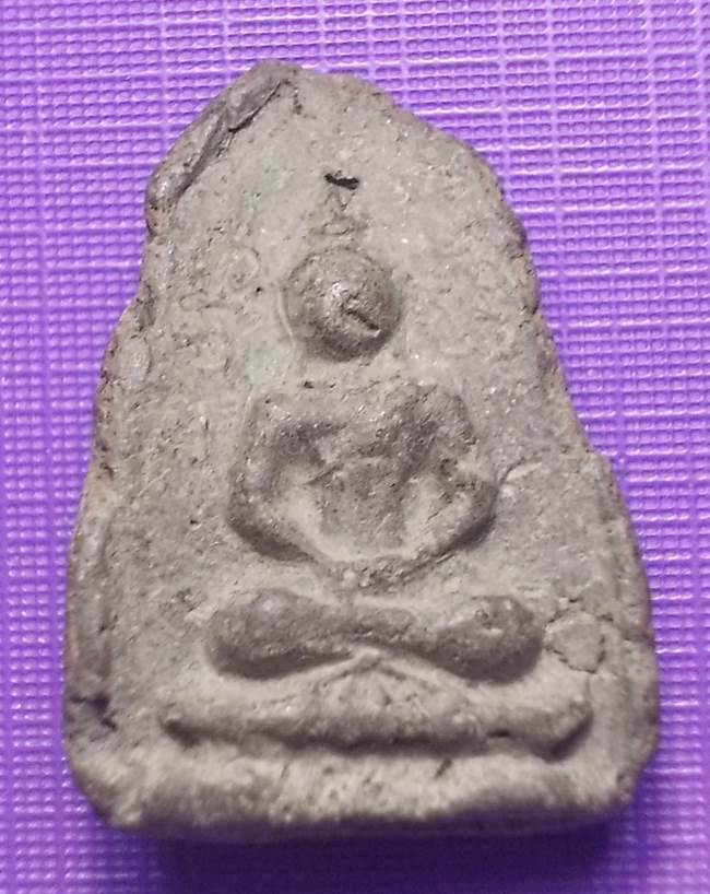 เคาะเดียวครับ....พระเนื้อดิน กรุวัดบางสะแก ตลาดพลู ธนบุรี กทม. พิมพ์กลีบบัวสมาธิ + บัตร