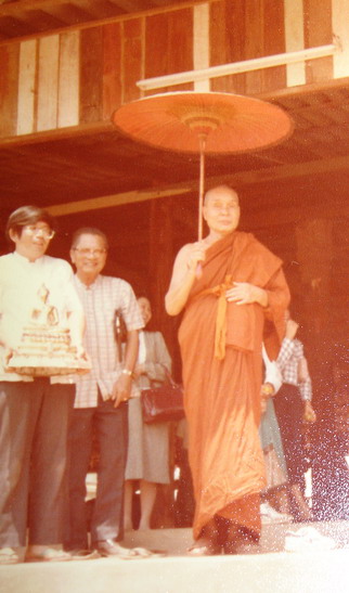 *ประคำผงว่านเกสร108 รุ่นแรก หลวงพ่ออุตตมะ วัดวังก์วิเวการาม พิเศษมีเหรียญห้อยปลายประคำด้วยนะคะ *