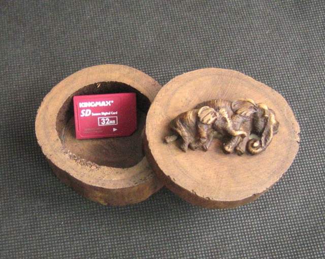 กล่องไม้สักสำหรับใส่พระ,เครื่องประดับ ฯลฯ ราคาไม่แพงครับ