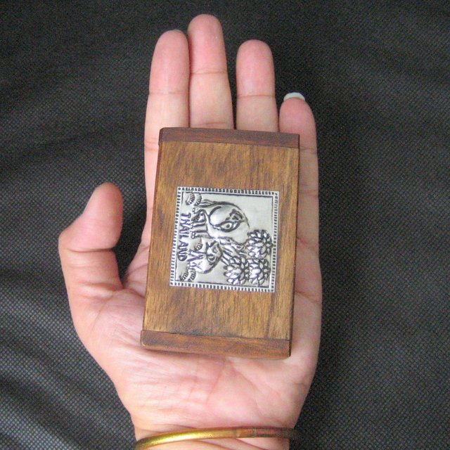 กล่องไม้สักสำหรับใส่พระ,เครื่องประดับ ฯลฯ ราคาไม่แพงครับ