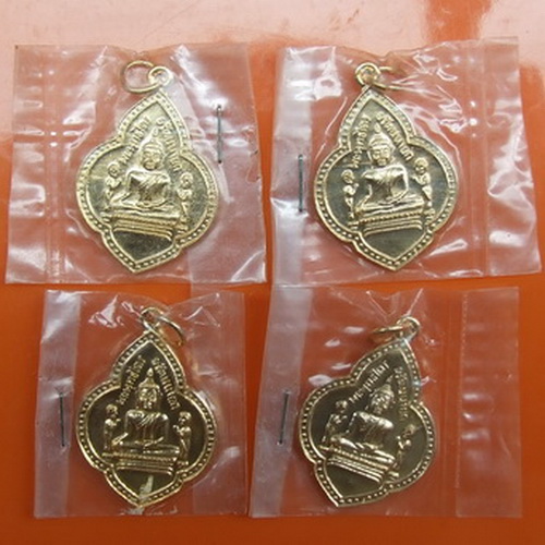 เหรียญ ล.พ.โต วัดพนัญเชิง อยุธยา กะไหล่ทอง ซองเดิมๆ จำนวน 4 เหรียญ