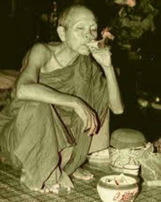 เหรียญหลวงพ่อคูณ อยู่ดีกินดี อายุครบ 72ปี