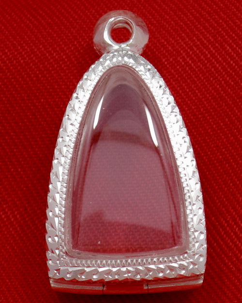 ตลับเงิน 95% แกะลาย มือหนึ่ง สำหรับใส่หลวงพ่อโสธร ปี 2500และพระกริ่งขนาดเล็กทั่วไป งานขึ้นมือ  