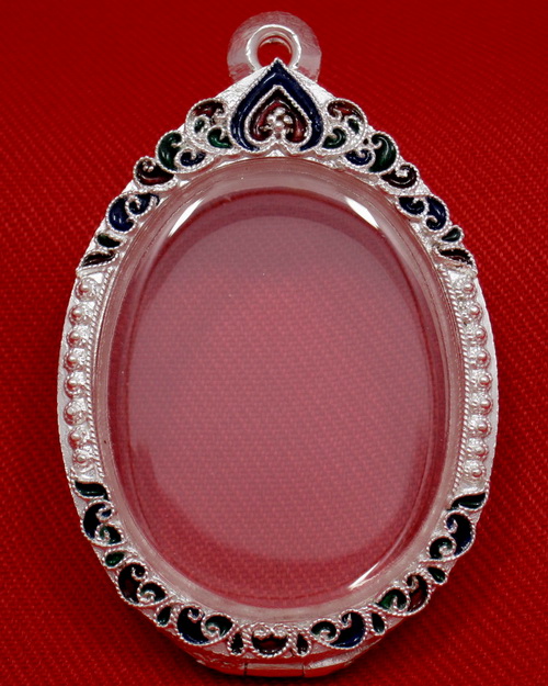 ตลับเงิน 95% สำหรับใส่เหรียญปิดตา ลป แก้ว รุ่นแรก ปี19 ปรกแปดรอบไตรมาสห่วงเชื่อมหลวงปู่ทิมและรูปไข่