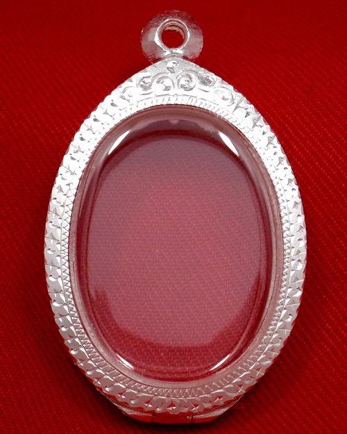 ตลับเงิน 95% สำหรับใส่เหรียญเจริญพร หลวงปู่ทิม,เหรียญสรงน้ำ หลวงพ่อพรหม และเหรียญรูปไข่ทั่วไปA