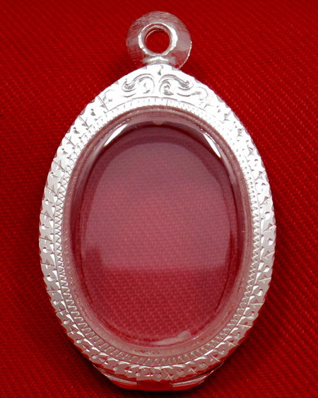 ตลับเงิน 95% สำหรับใส่เหรียญผูกพัทธสีมา หลวงปู่ทิม เหรียญรูปไข่คณาจารย์ทั่วไป 