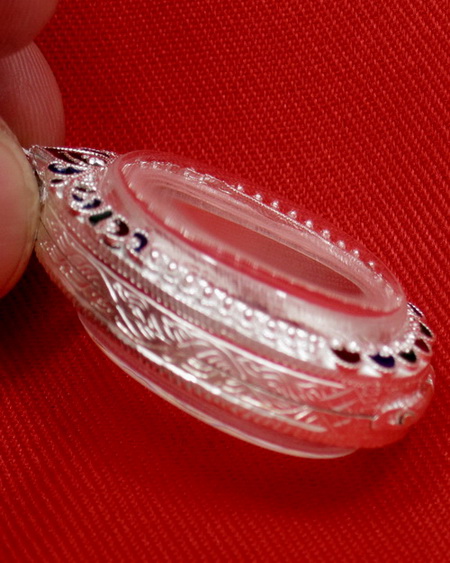 ตลับเงิน 95% สำหรับใส่เหรียญผูกพัทธสีมา หลวงปู่ทิม เหรียญรูปไข่คณาจารย์ทั่วไป 