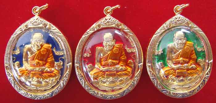 (((วัดใจเคาะเดียว ๑๐ บาทแดง ยกชุด ๓ องค์))) หลวงพ่อทวดเหยียบน้ำทะเลจืด กะไหล่ทอง...