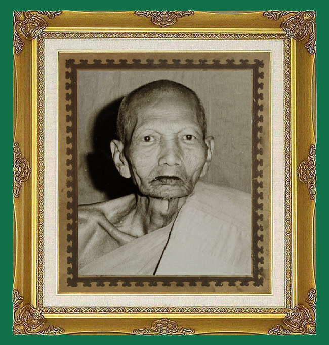 พระกริ่ง น้อยพ่อน้อย วัดธรรมศาลา นครปฐม ปี 2512 รุ่นสร้างโรงเรียน เนื้อทองผสมรมดำ สภาพสวยเดิมๆครับ