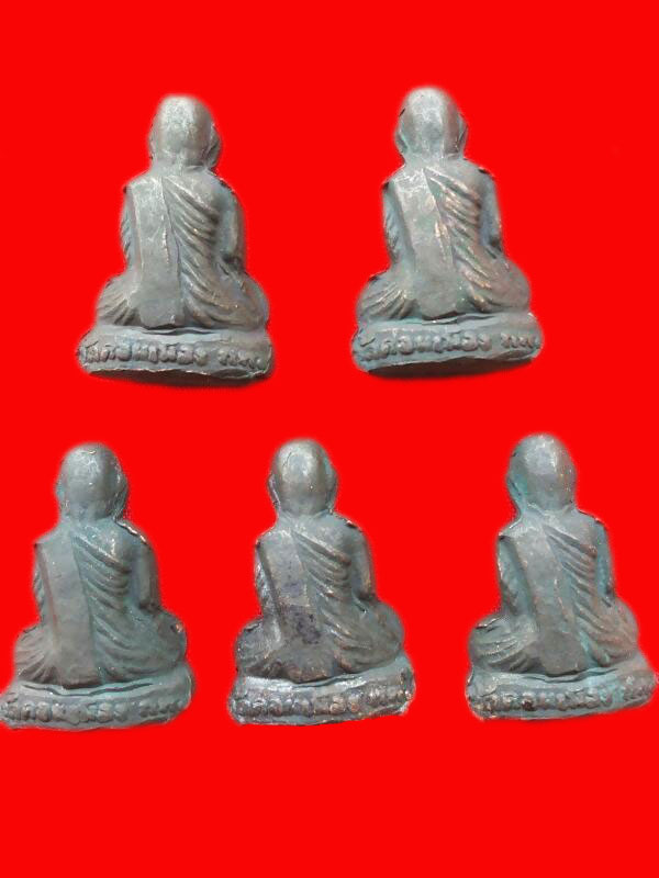 รูปเหมือนหลวงพ่อแคล้ว วัดดอนเมือง เคาะเดียว 5องค์ครับ