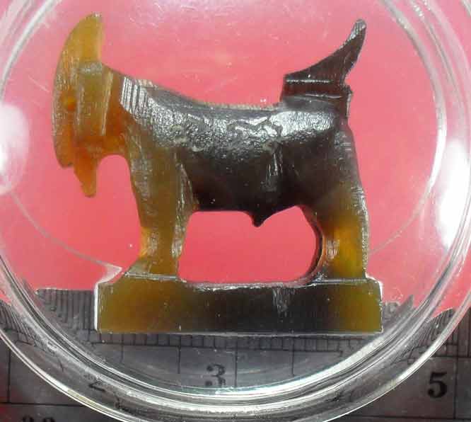 แพะเขาควายเผือก หลวงพ่อสินครับ วัดละหารใหญ่ ลองชมดูครับ ฐาน 2.2 cm ครับ เลี่ยมพร้อมใช้ครับ