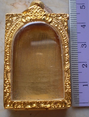 ตลับเงิแปิดหลับง  ชุบทองแท้ ใส่พระสมเด็จ  เคาะเดียว 