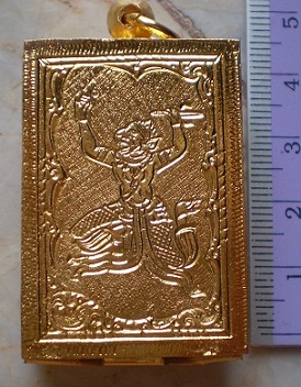 ตลับเงิแปิดหลับง  ชุบทองแท้ ใส่พระสมเด็จ  เคาะเดียว 