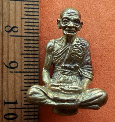 Oi653 รูปหล่อพระเกจิ ....10 บาท