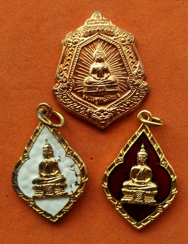 Oi675 เหรียญพระพุทธโสธร .....แดง 60 บาท